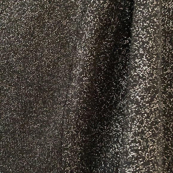 Rock & Republic black V-Neck long sleeve shirt - Picture 5 of 5